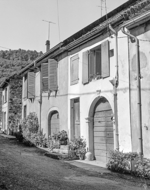 Fermes : façades sur rue. © Région Bourgogne-Franche-Comté, Inventaire du patrimoine