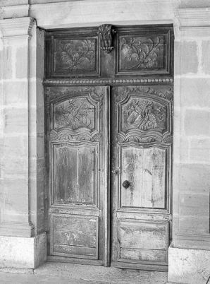 Détail de la deuxième porte d'entrée. © Région Bourgogne-Franche-Comté, Inventaire du patrimoine