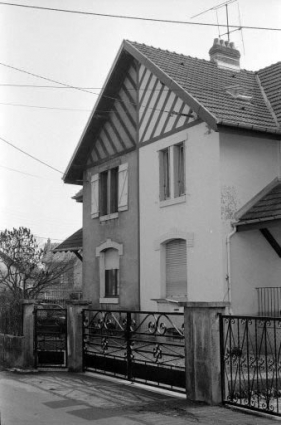 maison jumelée : détail de la façade antérieure. © Région Bourgogne-Franche-Comté, Inventaire du patrimoine