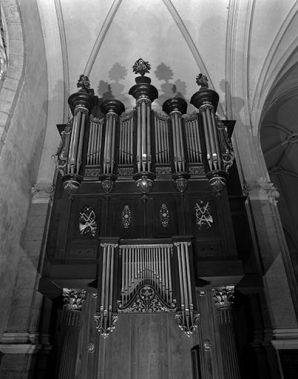 Vue générale de face en contre-plongée. © Région Bourgogne-Franche-Comté, Inventaire du patrimoine