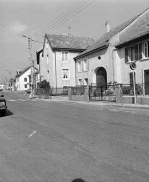 Façade antérieure, de trois quarts droit. © Région Bourgogne-Franche-Comté, Inventaire du patrimoine
