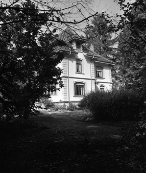 Façade antérieure de trois quarts droit. © Région Bourgogne-Franche-Comté, Inventaire du patrimoine