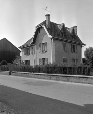 Façade postérieure et façade latérale droite. © Région Bourgogne-Franche-Comté, Inventaire du patrimoine