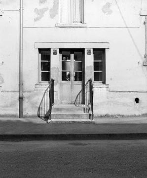 AI 98 ; façade antérieure : porte piétonne. © Région Bourgogne-Franche-Comté, Inventaire du patrimoine
