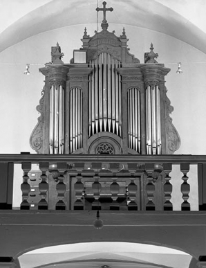 Vue générale de face en contre-plongée. © Région Bourgogne-Franche-Comté, Inventaire du patrimoine