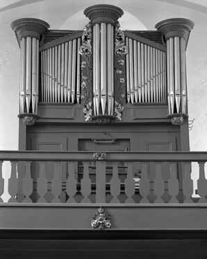 Vue générale de face en contre-plongée. © Région Bourgogne-Franche-Comté, Inventaire du patrimoine