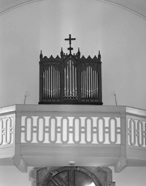 Vue générale de face en contre-plongée. © Région Bourgogne-Franche-Comté, Inventaire du patrimoine