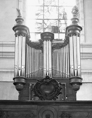 Vue générale de face en contre-plongée. © Région Bourgogne-Franche-Comté, Inventaire du patrimoine