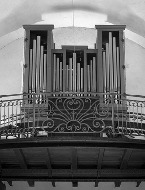 Orgue de choeur, vu de face en contre-plongée. © Région Bourgogne-Franche-Comté, Inventaire du patrimoine
