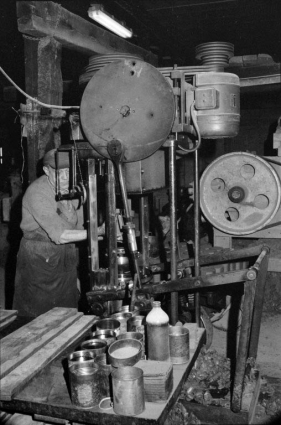 Mouleuse à pots de fleur CROCHON (5). © Région Bourgogne-Franche-Comté, Inventaire du patrimoine