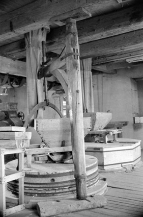 Minoterie, étage : les meules. © Région Bourgogne-Franche-Comté, Inventaire du patrimoine