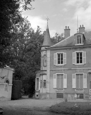Partie gauche de la façade antérieure de l'habitation. © Région Bourgogne-Franche-Comté, Inventaire du patrimoine