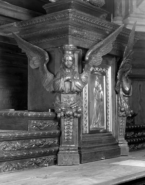 Détail : ange décorant l'angle gauche du tabernacle. © Région Bourgogne-Franche-Comté, Inventaire du patrimoine