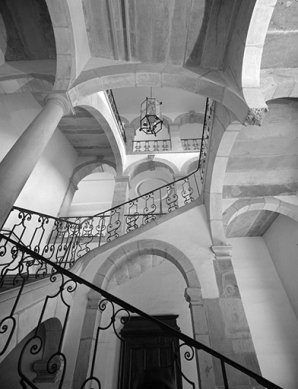 Intérieur : vue d'ensemble de l'escalier. © Région Bourgogne-Franche-Comté, Inventaire du patrimoine
