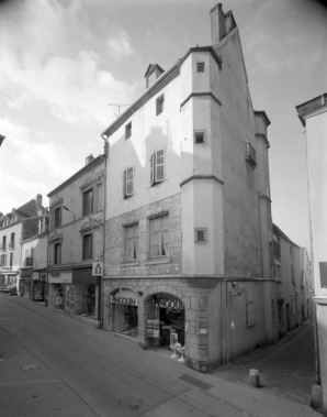 façades antérieure et latérale droite. © Région Bourgogne-Franche-Comté, Inventaire du patrimoine