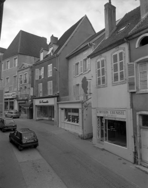 Façade antérieure : de trois quarts droit. © Région Bourgogne-Franche-Comté, Inventaire du patrimoine