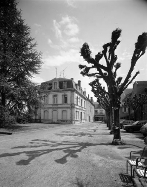 Bâtiment administratif : vue d'ensemble. © Région Bourgogne-Franche-Comté, Inventaire du patrimoine