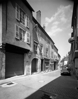 Vue de la Grande rue à la hauteur de la rue des Terreaux. © Région Bourgogne-Franche-Comté, Inventaire du patrimoine