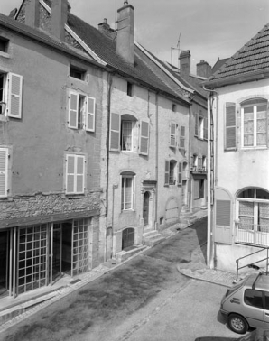 Façade antérieure de trois quarts gauche. © Région Bourgogne-Franche-Comté, Inventaire du patrimoine