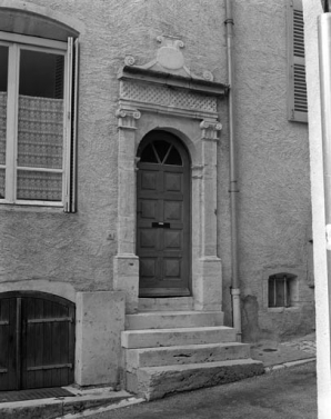 Détail de la porte d'entrée. © Région Bourgogne-Franche-Comté, Inventaire du patrimoine