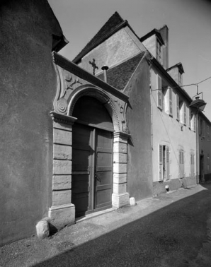 Le portail d'entrée de la cour. © Région Bourgogne-Franche-Comté, Inventaire du patrimoine