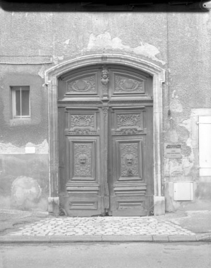 Détail : portail d'entrée. © Région Bourgogne-Franche-Comté, Inventaire du patrimoine