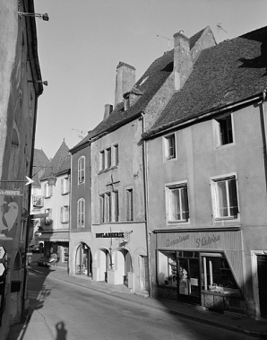 Façade antérieure de trois quarts droit. © Région Bourgogne-Franche-Comté, Inventaire du patrimoine