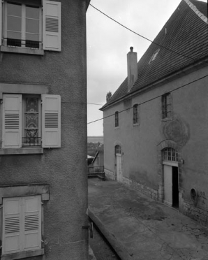 Partie droite de l'ancienne caserne : ancien manège, façade latérale gauche. © Région Bourgogne-Franche-Comté, Inventaire du patrimoine