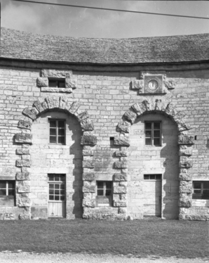 Site du haut fourneau : magasin, détail de la partie centrale. © Région Bourgogne-Franche-Comté, Inventaire du patrimoine Site du haut fourneau : magasin, détail de la partie centrale. © Région Bourgogne-Franche-Comté, Inventaire du patrimoine
