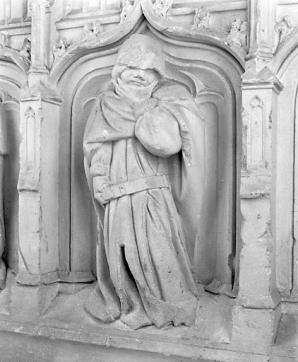 Détail : face nord, 3ème pleurant (en partant de la gauche). © Région Bourgogne-Franche-Comté, Inventaire du patrimoine