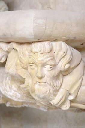 Grande console orientale : détail, tête à l'angle droit de la console orientale. © Région Bourgogne-Franche-Comté, Inventaire du patrimoine