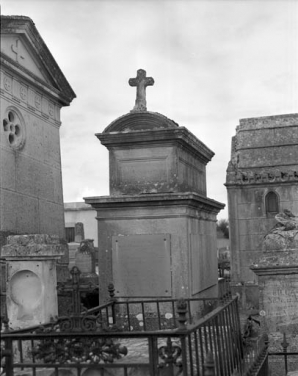 Partie ancienne : détail du tombeau de Claude-Pierre Dornier (non étudié). © Région Bourgogne-Franche-Comté, Inventaire du patrimoine