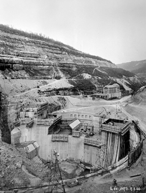 Barrage - Vue générale de K à Q [et centrale de la chartreuse de Vaucluse]. © Région Bourgogne-Franche-Comté, Inventaire du patrimoine