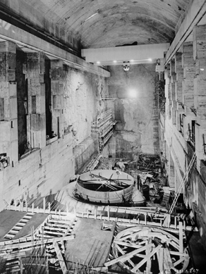 [Centrale. Vue intérieure et bâche du groupe II ou III]. © Région Bourgogne-Franche-Comté, Inventaire du patrimoine