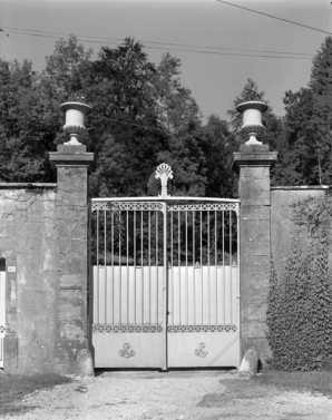 Porte d'entrée du parc. © Région Bourgogne-Franche-Comté, Inventaire du patrimoine