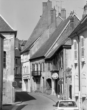 Vue d'ensemble éloignée de la façade sur rue. © Région Bourgogne-Franche-Comté, Inventaire du patrimoine