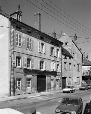 Vue d'ensemble de la façade antérieure de trois quarts gauche. © Région Bourgogne-Franche-Comté, Inventaire du patrimoine