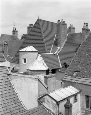 Façade postérieure : vue des toitures. © Région Bourgogne-Franche-Comté, Inventaire du patrimoine