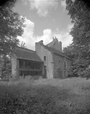 Vue d'ensemble des dépendances dans le jardin de l'immeuble 21 rue du Marché. © Région Bourgogne-Franche-Comté, Inventaire du patrimoine