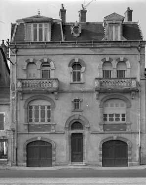 Façade antérieure de face, vue rapprochée. © Région Bourgogne-Franche-Comté, Inventaire du patrimoine