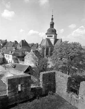 Vue de la ville haute depuis le sommet de la tour du Paravis. © Région Bourgogne-Franche-Comté, Inventaire du patrimoine