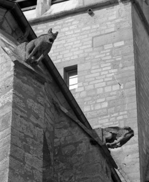 Chevet : détail de deux gargouilles. © Région Bourgogne-Franche-Comté, Inventaire du patrimoine