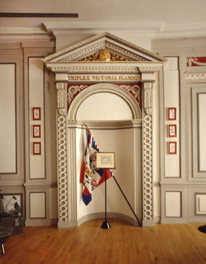 Intérieur, le bureau du maire : détail d'une niche au sol. © Région Bourgogne-Franche-Comté, Inventaire du patrimoine