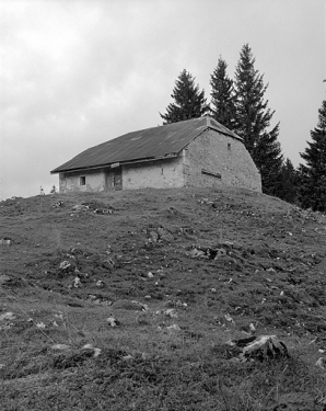 Façade antérieure et face nord-est. © Région Bourgogne-Franche-Comté, Inventaire du patrimoine