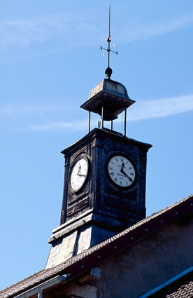 Le clocheton. Les horloges ont été fabriquées par l'usine. © Région Bourgogne-Franche-Comté, Inventaire du patrimoine