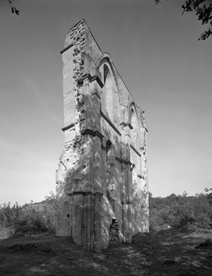 Baies nord du transept : élévation intérieure, de trois quarts gauche. © Région Bourgogne-Franche-Comté, Inventaire du patrimoine