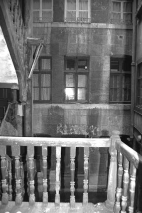 Immeuble : détail de la façade sur cour du logis secondaire. © Région Bourgogne-Franche-Comté, Inventaire du patrimoine