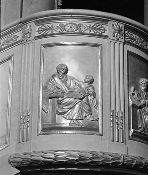 Premier panneau de la cuve : saint Matthieu. © Région Bourgogne-Franche-Comté, Inventaire du patrimoine