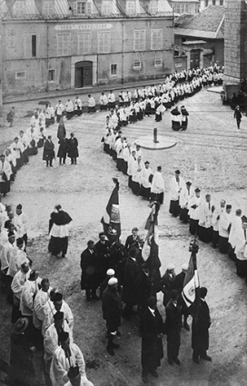 Sacre de monseigneur Faure, 1er juin 1926. © Région Bourgogne-Franche-Comté, Inventaire du patrimoine