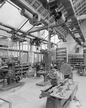 Atelier de mécanique. Détails de distribution par courroies verticales et par renvois. © Région Bourgogne-Franche-Comté, Inventaire du patrimoine